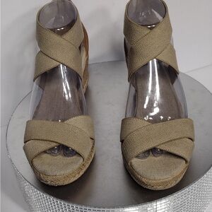 Tory Burch Women's Tan Wedge Sandals size 8 pre owned good condition